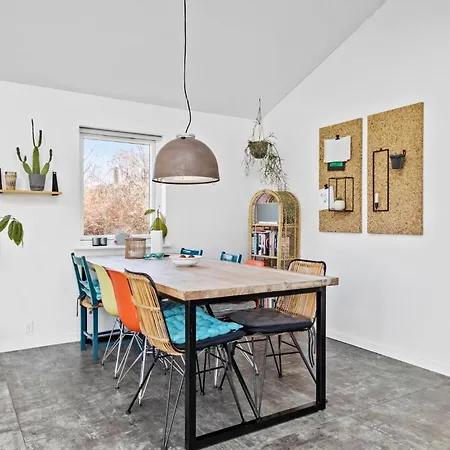4 Bedroom Amazing In *