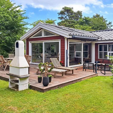 Σπίτι διακοπών 4 Bedroom Amazing In *